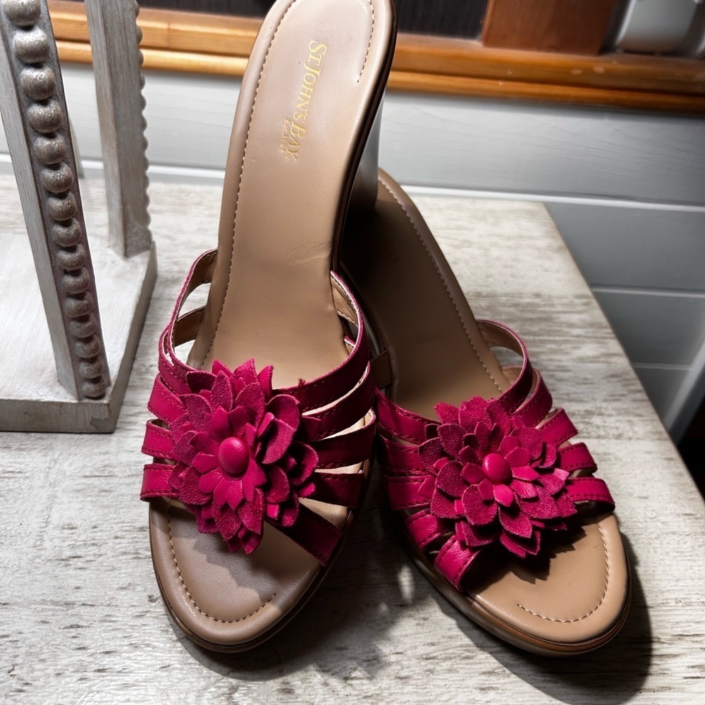 St. John’s Bay Pink Leather Flower Sandals Heeled Mules size 10 - Picture 3 of 13